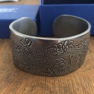 December cuff bracelet